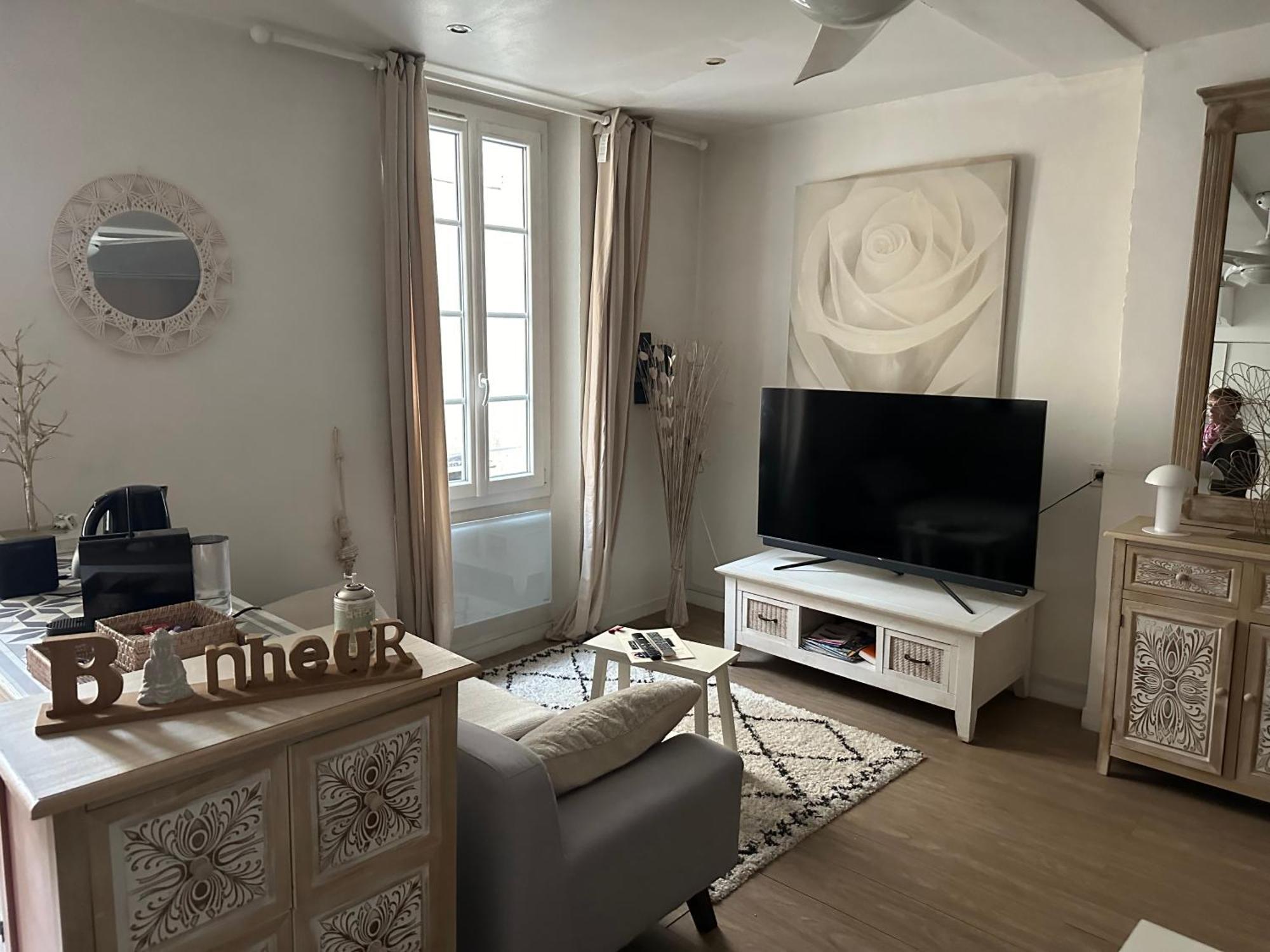 Studio tt équipé parking cœur ville Sanary-sur-Mer Exterior foto